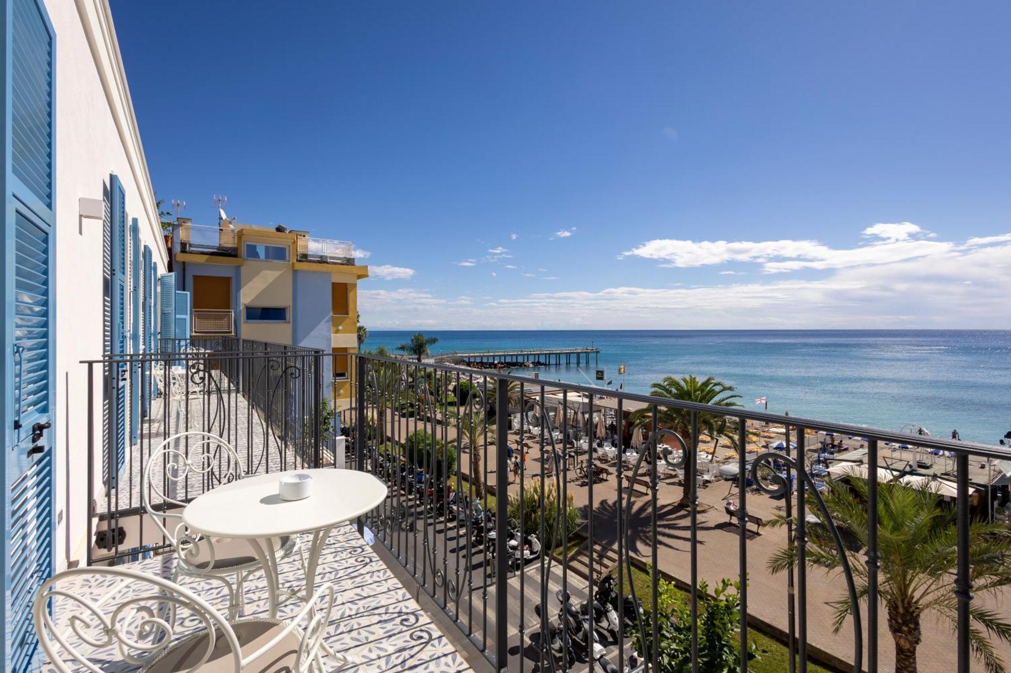 A'Mare Boutique Hotel & Spa Pietra Ligure Exterior foto