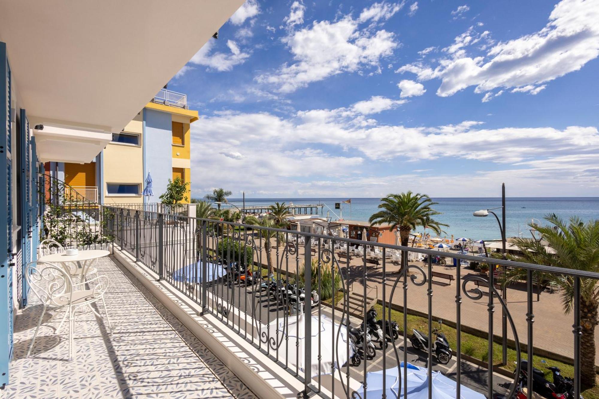 A'Mare Boutique Hotel & Spa Pietra Ligure Exterior foto